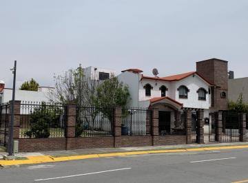 Casa en condominio de 4 habitaciones, Toluca · Casa en Venta en Hacienda San José (Cerca de Aeropuerto Toluca)