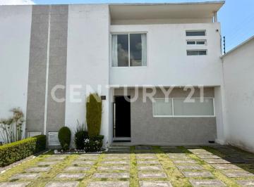 Departamento · 114m² · 3 Recámaras · 2 Estacionamientos · Casa en Condominio en Renta en Santa María, San Mateo Atenco, Estado de México