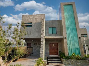 Casa de 3 habitaciones, Zapopan · Casa en Venta Valle Imperial