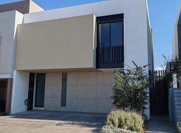 Casa en condominio de 5 habitaciones, Zapopan · Hermosa y Moderna Casa en Venta en Condominio Puerta Azaleas, Bugambilias