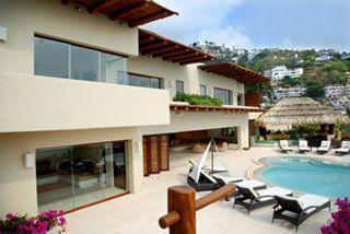 Casa · 4 Recámaras · 2 Estacionamientos · Casa de 5 Recamaras en Renta Temporal en Acapulco, Marina Brisas