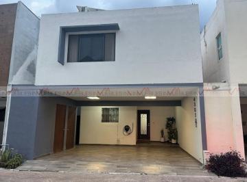 Casa · 210m² · 3 Recámaras · 2 Estacionamientos · Casa en Venta en Privadas de La Silla