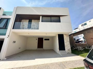 Casa · 205m² · 3 Recámaras · 2 Estacionamientos · Casa en Venta en Lomas de Angelópolis III