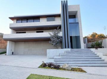 Casa · 1082m² · 4 Recámaras · 6 Estacionamientos · Casa en Venta en Rancho San Juan, Atizapan de Zaragoza