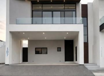 1 · Casa en Venta, Privada Pilares del Huajuco