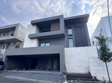 Casa · 745m² · 4 Recámaras · 3 Estacionamientos · Casa en Venta en Sierra Alta, Monterrey