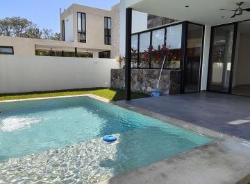Casa · 300m² · 4 Recámaras · 4 Estacionamientos · Casa en Residencial con Amenidades