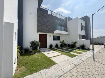 Casa en condominio · 145m² · 3 Recámaras · 2 Estacionamientos · Casa Nueva en Venta con Vista a Los Volcanes E Iglesia de Los Remedios en San Pedro Cholula