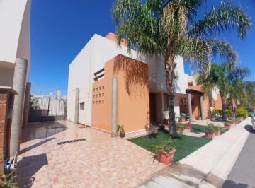 Casa en condominio · 154m² · 3 Recámaras · 2 Estacionamientos · Casa en Venta Puerta Real Querétaro.
