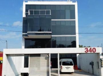Edificio · 447m² · 18 Estacionamientos · Renta de Edificio en Col. Niños Héroes, Querétaro.