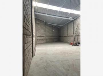 Bodega comercial · 355m² · 4 Estacionamientos · Bodega en Renta en Col. El Salitre, Querétaro.