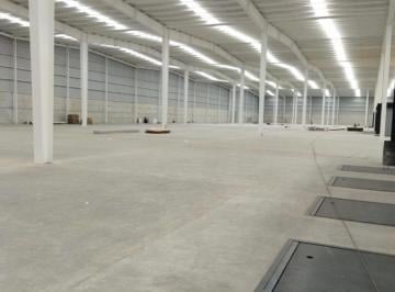 Nave industrial · 2593m² · 8 Estacionamientos · Nave Industrial en Venta en Santa Rosa Jauregui, Querétaro.