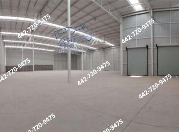 Nave industrial · 760m² · 4 Estacionamientos · Nave Industrial en Renta en Querétaro