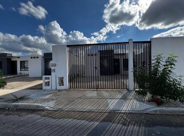 Casa de 2 habitaciones, Mérida · Casa Semi - Amueblada en Renta en Tixcacal Opichen