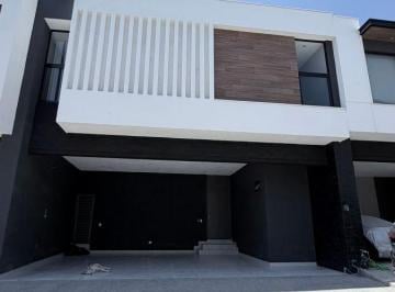 Casa de 3 habitaciones, Monterrey · Casa en Venta en El Barro