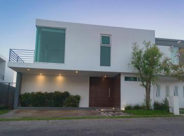 Casa de 3 habitaciones, Tlajomulco de Zúñiga · Amplia Casa en Exclusivo Coto Privado La Arbolada I en Av Arbolada