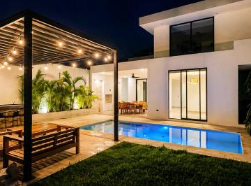 Casa · 270m² · 3 Recámaras · 4 Estacionamientos - Flor Salazar · Casa en Venta Dzitya Mérida