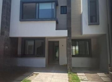 Casa de 3 habitaciones, Puebla · Bonita Casa en Renta en Lomas de Angelópolis. Excelente Ubicación.