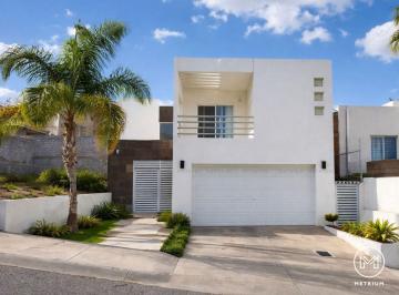 Casa de 3 habitaciones, Chihuahua · Casa en Venta Fracc Mision del Bosque, Zona Cantera Valle Escondido