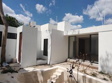 Casa · 211m² · 3 Recámaras · 2 Estacionamientos · Casa en Venta en Mérida, Cholul, 1 Planta, Entrega Inmediata