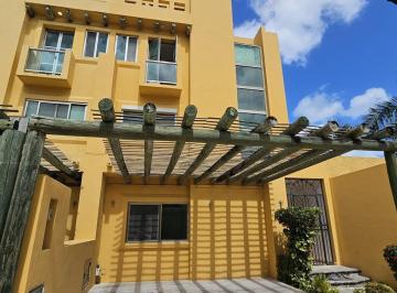 Casa · 260m² · 3 Recámaras · 2 Estacionamientos · Casa en Venta, 3 Recámaras, Piscina, Av Bonampak, Cancún
