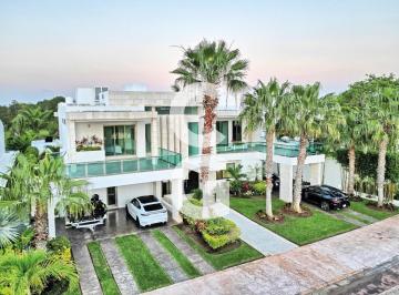 Casa · 1207ha · 5 Recámaras · 6 Estacionamientos · Casa en Venta en Cancún Residencial Lagos del Sol con Jacuzzi y Paneles Solares
