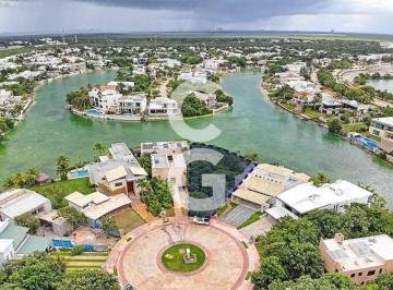 Terreno / Lote · 976ha · Terreno en Venta en Cancún en Residencial Lagos del Sol a Pie de Lago