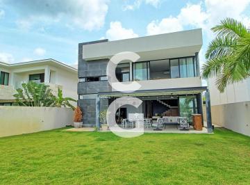 Casa · 640ha · 4 Recámaras · 8 Estacionamientos · Casa en Venta en Cancun en Residencial Lagos del Sol a Pie de Lago y con Alberca
