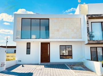Casa · 166m² · 4 Recámaras · 3 Estacionamientos · Casa con 4ta Recámara en Planta Baja, en Juriquilla, Querétaro