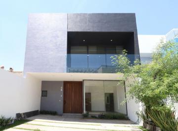 Casa de 4 habitaciones, Zapopan · Casa con Roof Top, Recámara en Planta Baja y Acabados Premium en Valle Imperial (Coto Bizantino)