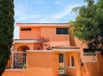 Casa · 236m² · 4 Recámaras · 3 Estacionamientos - REI INMOBILIARIA · Casa en Renta Bugambilias 1a Sección