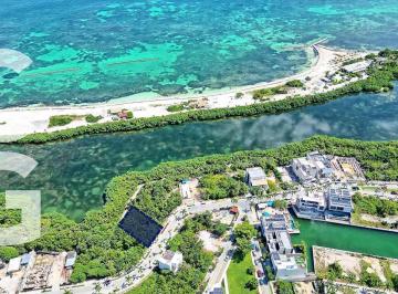 Terreno / Lote · 450ha · Terreno en Venta en Cancun en Laguna II Puerto Cancun con Excelentes Amenidades