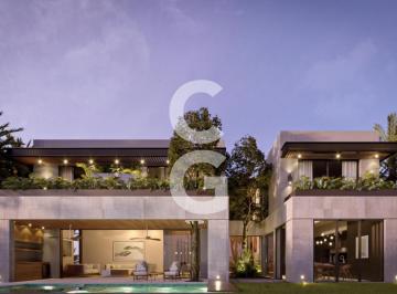 Casa · 500ha · 4 Recámaras · 3 Estacionamientos · Casa en Preventa en Residencial Cancún Country Club Frente Al Campo de Golf