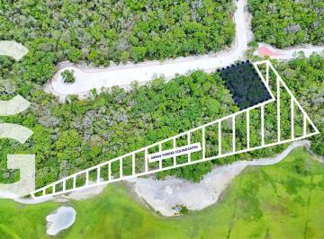 Terreno / Lote · 400ha · Terreno en Venta en Cancun en Residencial Country Club Frente a Área Verde