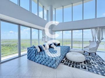 Departamento · 450ha · 4 Recámaras · 1 Estacionamiento · Departamento en Venta en Cancun en Residencial Peninsula con Vista Al Mar