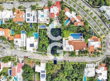 Terreno / Lote · 707ha · Terreno en Venta en Cancún en Residencial Villa Magna Frente a Área Verde