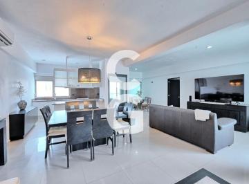 Departamento · 184ha · 3 Recámaras · 2 Estacionamientos · Departamento en Venta en Cancun en Torre Bonampak con 3 Recámaras