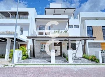 Casa · 180ha · 4 Recámaras · 2 Estacionamientos · Casa en Venta en Cancun en Residencial Rio con Alberca y Terraza