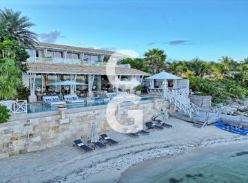 Casa · 745ha · 6 Recámaras · 4 Estacionamientos · Casa en Venta en Cancun en Punta Sam Puerto Juárez a Pie de Playa