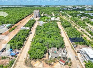 Terreno / Lote · 220ha · Lote en Venta en Cancun en Residencial Losantos con Excelentes Amenidades
