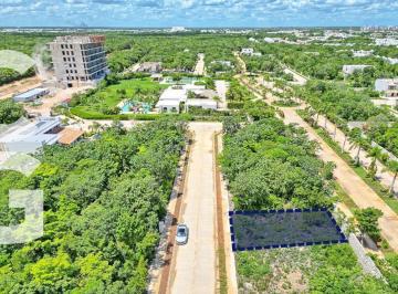 Terreno / Lote · 220ha · Lote en Venta en Cancun en Residencial Losantos con Excelentes Amenidades