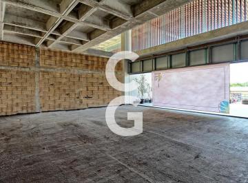 Local comercial · Local en Renta en Plaza Momoto Cancún con Excelente Amplitud y Buena Ubicación.