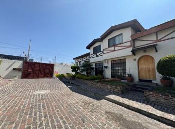 Casa · 195m² · 3 Recámaras · 2 Estacionamientos · Casa en Venta en Morillotla