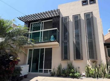 Casa de 4 habitaciones, Cuernavaca · Casa con Alberca en Reforma