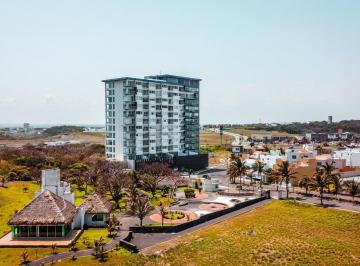 Departamento · 81m² · 2 Recámaras · 1 Estacionamiento · Playas del Conchal, Departamento en Venta con Vista Al Mar, 2 Recámaras y Alberca