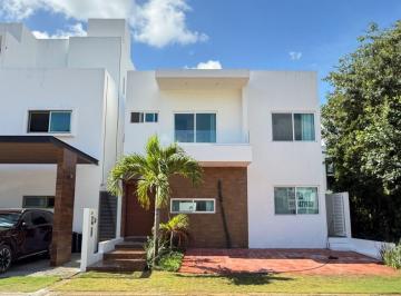 Casa · 174m² · 4 Recámaras · 2 Estacionamientos · Casa en Venta Residencial Aqua