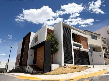 Casa · 321m² · 3 Recámaras · 2 Estacionamientos · Casa en Venta Residencial Cima de La Cantera