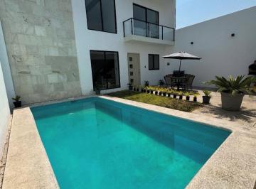 Casa · 200m² · 3 Recámaras · 1 Estacionamiento · Espectacular Casa en Tepoztlan La Escondida
