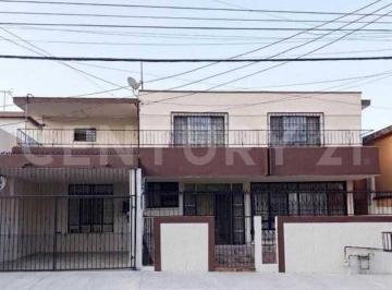 Casa · 400m² · 3 Recámaras · Casa en Venta Cumbres 1er Sector
