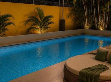 Casa · 391m² · 4 Recámaras · 3 Estacionamientos · Casa a Estrenar con Alberca en Lagos del Sol, Cancún